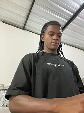 Snapshot of SlykaandpettterX chatting on October 31, 2025, 10:05 pm SlykaandpettterX online show from October 31, 2025, 10:05 pm