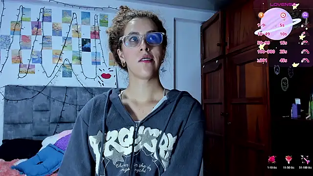 Snapshot of Isangel_ chatting on February 18, 2026, 4:32 am Isangel online show from February 18, 2026, 4:32 am