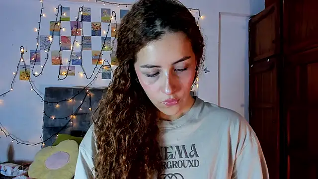 Snapshot of Isangel_ chatting on February 10, 2026, 4:55 am Isangel online show from February 10, 2026, 4:55 am