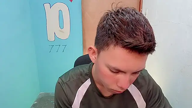 Alexxx lov online show from April 28, 2026, 1:04 pm