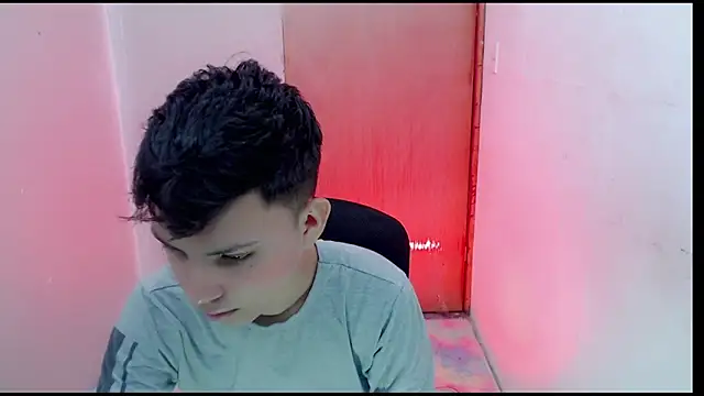 Snapshot of Alexxx_lov chatting on February 15, 2025, 12:22 pm Alexxx lov online show from February 15, 2025, 12:22 pm