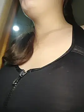 Snapshot of Vale_Saenzz chatting on October 14, 2025, 10:53 pm Vale Saenzz online show from October 14, 2025, 10:53 pm