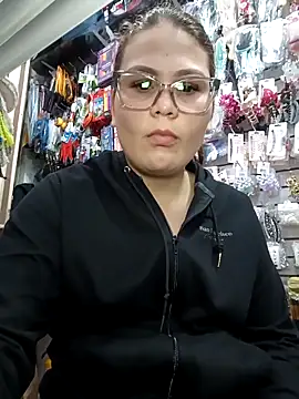 Snapshot of Vale_Saenzz chatting on September 23, 2025, 9:55 pm Vale Saenzz online show from September 23, 2025, 9:55 pm