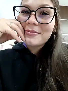 Snapshot of Vale_Saenzz chatting on March 8, 2025, 5:54 pm Vale Saenzz online show from March 8, 2025, 5:54 pm