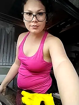 Snapshot of Vale_Saenzz chatting on March 3, 2025, 1:28 am Vale Saenzz online show from March 3, 2025, 1:28 am