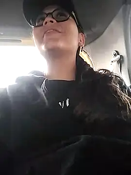 Snapshot of Vale_Saenzz chatting on March 2, 2025, 3:41 pm Vale Saenzz online show from March 2, 2025, 3:41 pm