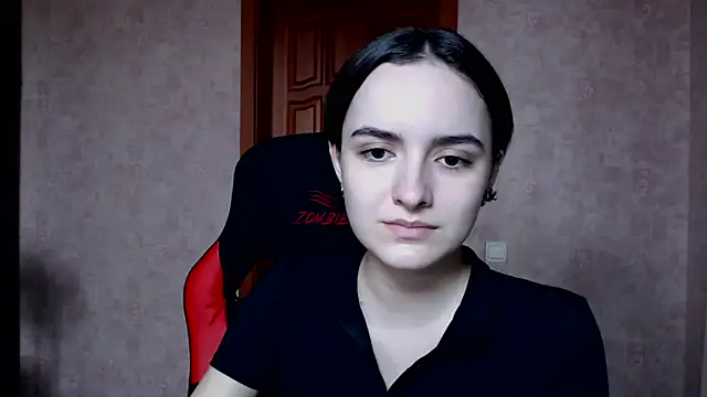 Snapshot of AmelieBanshee chatting on October 27, 2025, 10:49 am AmelieBanshee online show from October 27, 2025, 10:49 am