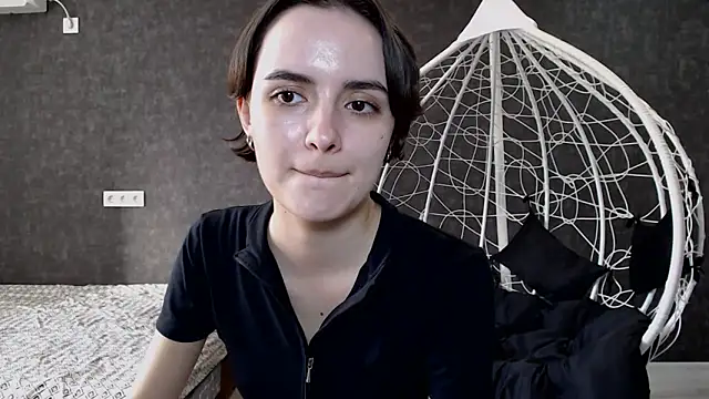 Snapshot of AmelieBanshee chatting on October 14, 2025, 11:44 am AmelieBanshee online show from October 14, 2025, 11:44 am