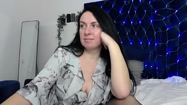 JacquelineElle online show from February 23, 2025, 9:16 pm