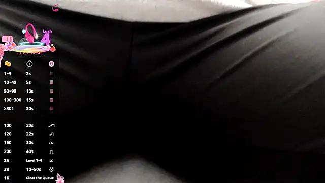 Wetandnaughtyxx online show from October 21, 2025, 9:52 am