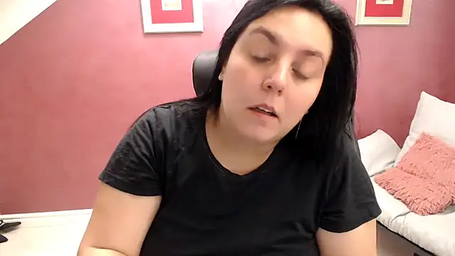 Wetandnaughtyxx online show from September 13, 2025, 7:08 am