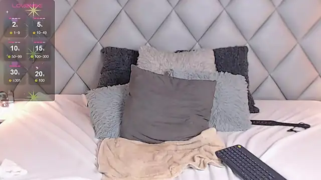 LalyCastro online show from March 6, 2025, 11:20 pm