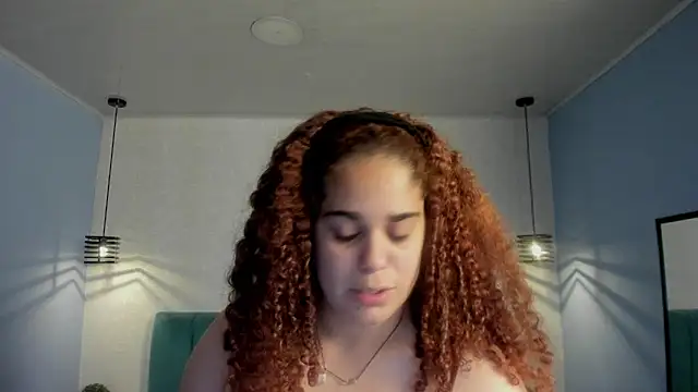 Snapshot of ninna_curly chatting on November 5, 2025, 9:40 pm ninna curly online show from November 5, 2025, 9:40 pm