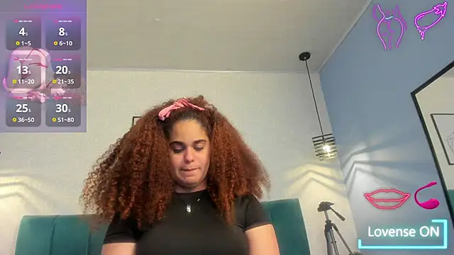 Snapshot of ninna_curly chatting on November 21, 2025, 9:58 pm ninna curly online show from November 21, 2025, 9:58 pm