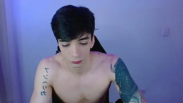 H3ll B0I online show from April 4, 2026, 4:52 am