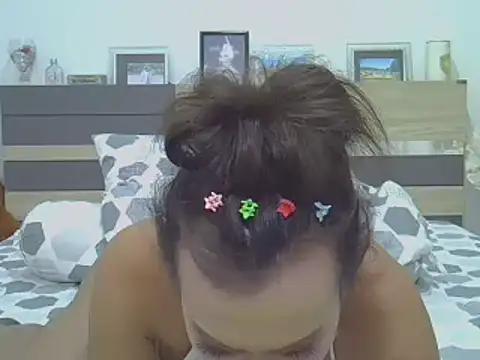 TSCHERRYANDPINKY online show from December 1, 2024, 7:41 pm