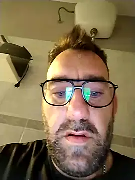 Snapshot of Hardasanut chatting on November 3, 2025, 6:07 am Hardasanut online show from November 3, 2025, 6:07 am