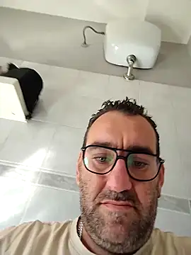 Snapshot of Hardasanut chatting on October 12, 2025, 10:27 am Hardasanut online show from October 12, 2025, 10:27 am