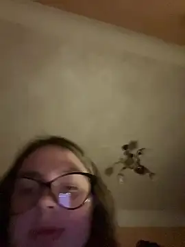 DearAlise online show from May 29, 2026, 9:32 pm