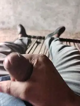 xmanrawan2 online show from November 18, 2025, 11:46 am