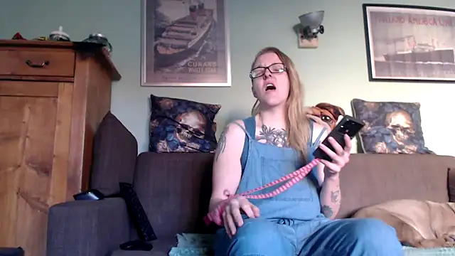 Astrid-Gilbert online show from March 18, 2025, 8:39 am