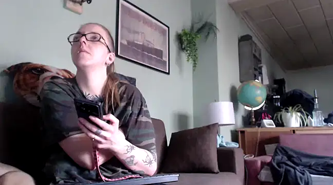 Astrid-Gilbert online show from February 26, 2025, 12:05 pm