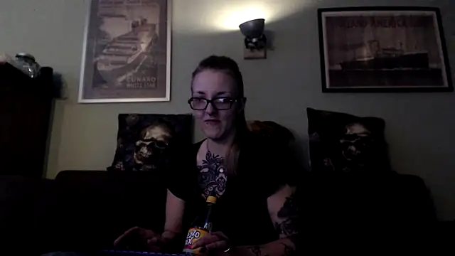 Astrid-Gilbert online show from March 6, 2025, 8:48 pm