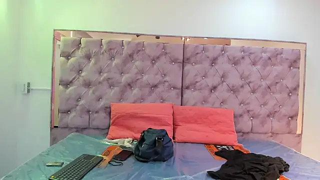 Snapshot of emily_fox_3 chatting on October 7, 2025, 7:48 pm emily fox 3 online show from October 7, 2025, 7:48 pm