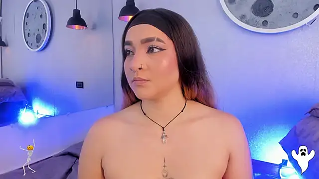 Shanntal  online show from October 23, 2025, 7:23 pm