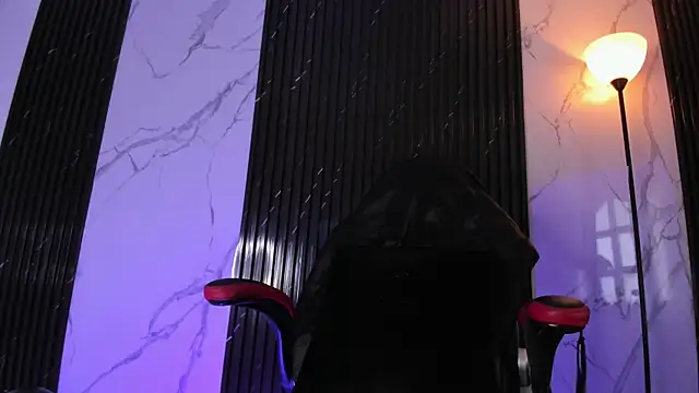 Snapshot of SadieManson_ chatting on March 21, 2025, 2:07 pm SadieManson online show from March 21, 2025, 2:07 pm