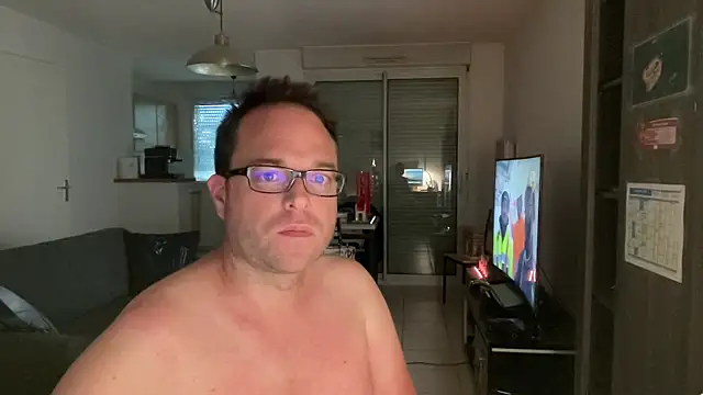 Funnyjul31 online show from April 15, 2026, 4:44 pm