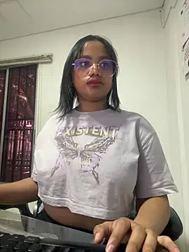 my cam online show from February 17, 2025, 7:44 pm