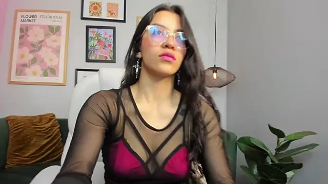 Snapshot of nina__dixon chatting on February 6, 2025, 8:45 pm nina dixon online show from February 6, 2025, 8:45 pm