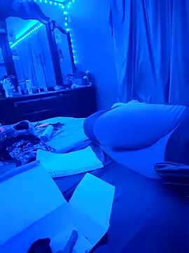 SaviiiRed90Love online show from March 8, 2025, 4:23 am