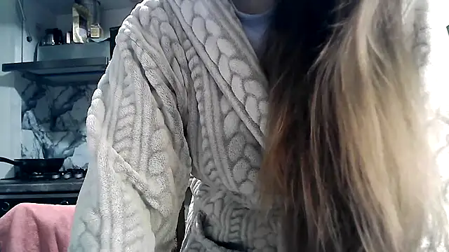 Snapshot of Misssweet_s chatting on December 15, 2025, 4:51 am Misssweet s online show from December 15, 2025, 4:51 am