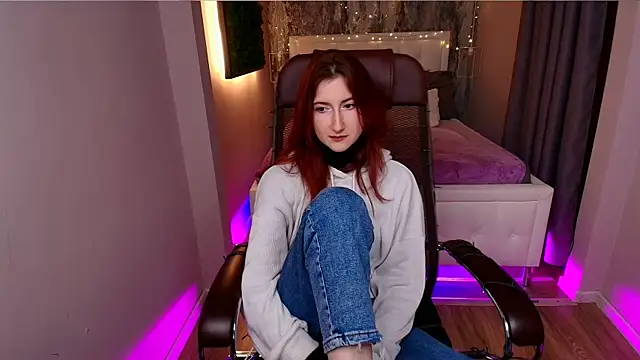 Snapshot of Violet_Moreau chatting on December 17, 2025, 9:31 pm Violet Moreau online show from December 17, 2025, 9:31 pm