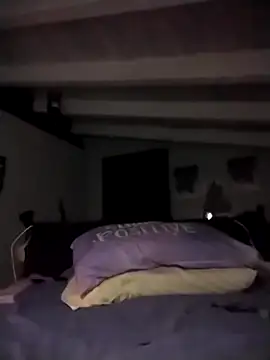 divinaerotica online show from December 18, 2025, 6:01 pm