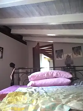 divinaerotica online show from April 17, 2026, 4:21 pm