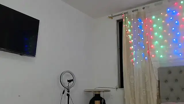 Antoneella vz online show from March 20, 2025, 3:23 am