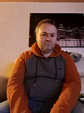 Snapshot of Pourleplasirs chatting on February 18, 2025, 10:36 pm Pourleplasirs online show from February 18, 2025, 10:36 pm