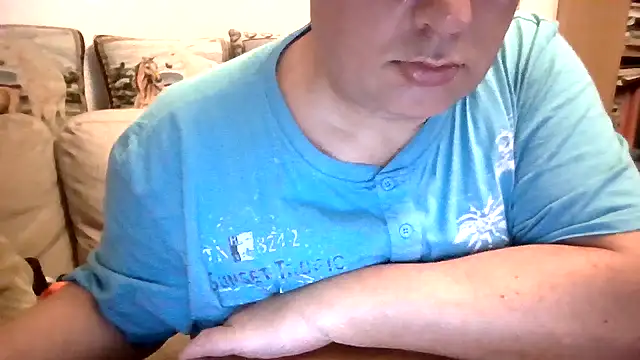 Snapshot of GrandpasDadBulg chatting on October 23, 2025, 8:40 pm GrandpasDadBulg online show from October 23, 2025, 8:40 pm