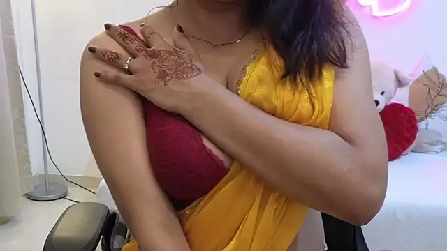 Snapshot of MISS_MYRA chatting on February 13, 2026, 5:46 pm MISS MYRA online show from February 13, 2026, 5:46 pm