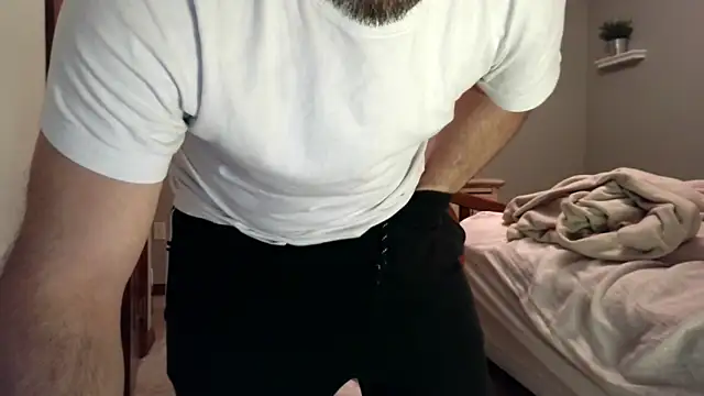 Snapshot of Troyt87 chatting on February 9, 2026, 5:49 am Troyt87 online show from February 9, 2026, 5:49 am