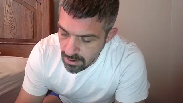 Snapshot of Troyt87 chatting on January 6, 2026, 7:07 pm Troyt87 online show from January 6, 2026, 7:07 pm