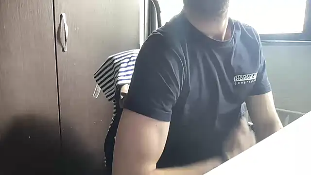 bullyboyy online show from April 20, 2026, 8:06 am