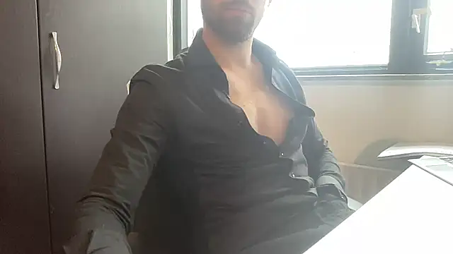 Snapshot of bullyboyy chatting on February 24, 2025, 8:49 am bullyboyy online show from February 24, 2025, 8:49 am