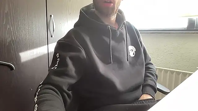 Snapshot of bullyboyy chatting on March 13, 2025, 7:09 am bullyboyy online show from March 13, 2025, 7:09 am