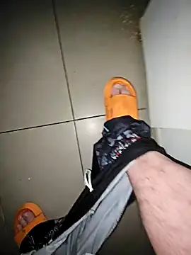 Snapshot of Usame_como_quieras chatting on November 11, 2025, 6:25 pm Usame como quieras online show from November 11, 2025, 6:25 pm