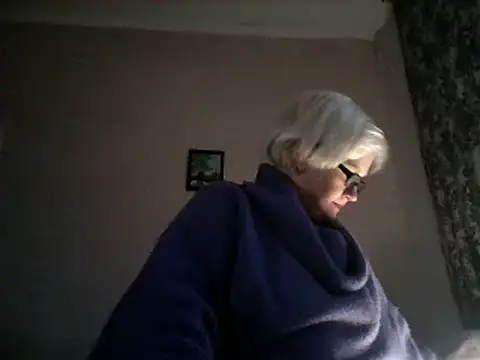 Snapshot of Mayya4321 chatting on February 17, 2025, 3:22 pm Mayya4321 online show from February 17, 2025, 3:22 pm
