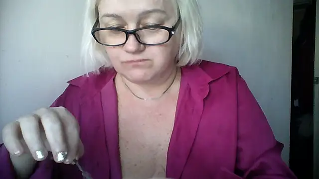 Snapshot of Mayya4321 chatting on October 29, 2025, 12:26 pm Mayya4321 online show from October 29, 2025, 12:26 pm